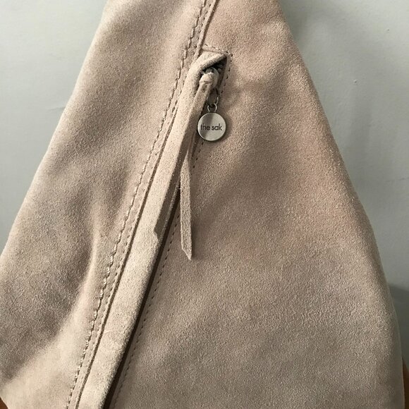 NEW The Sak Geo Sling Beige Sand Suede Adjustable Convertible Backpack Purse - Picture 3 of 9